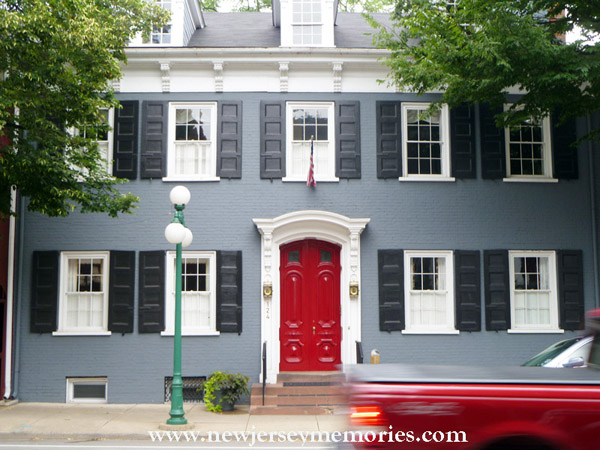 Federal-style house in Lewisburg, Pennsylvania