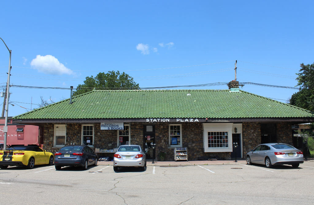 Pompton Lakes book and record shop in old train station
