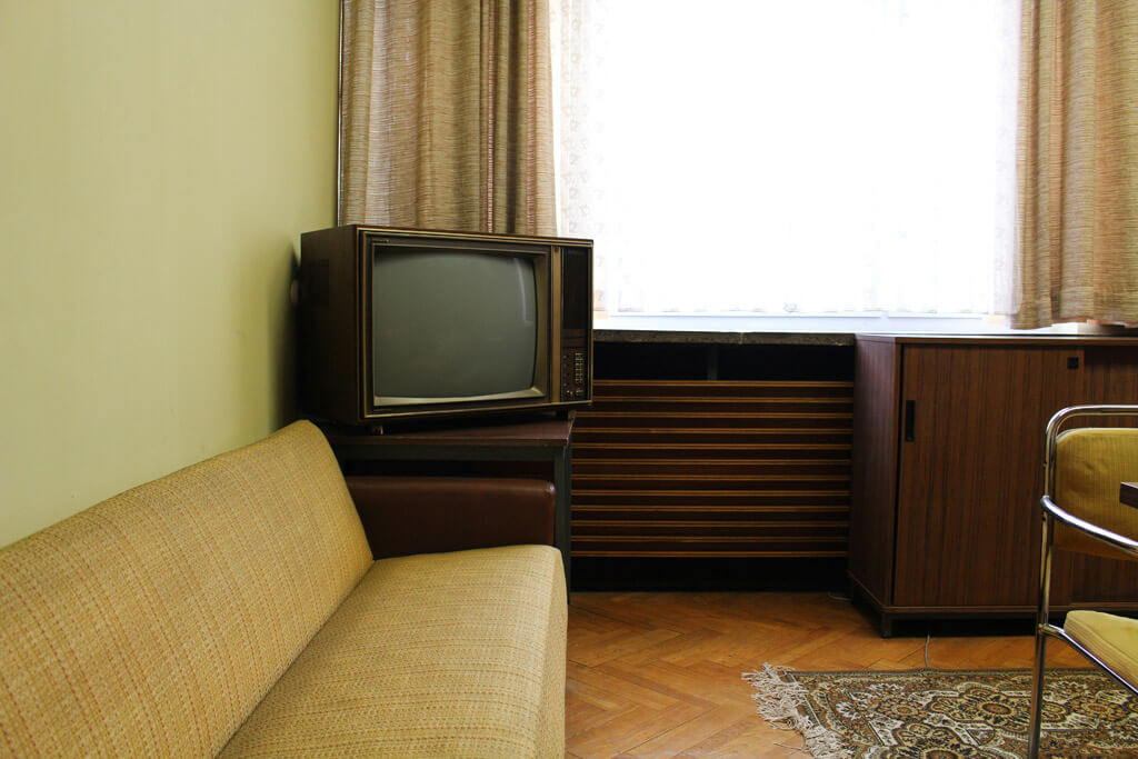 Morley Safer and Modern Art television in room