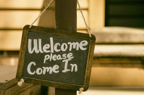 Welcome Please Come In sign